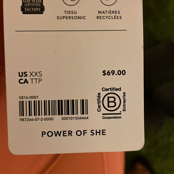 Athleta Ultimate Stash 7” Short - Picture 5 of 5